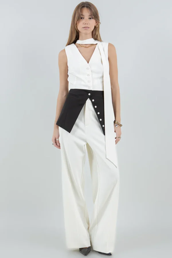 The Tied Elegance Top W Removable Tie/Cream-Black